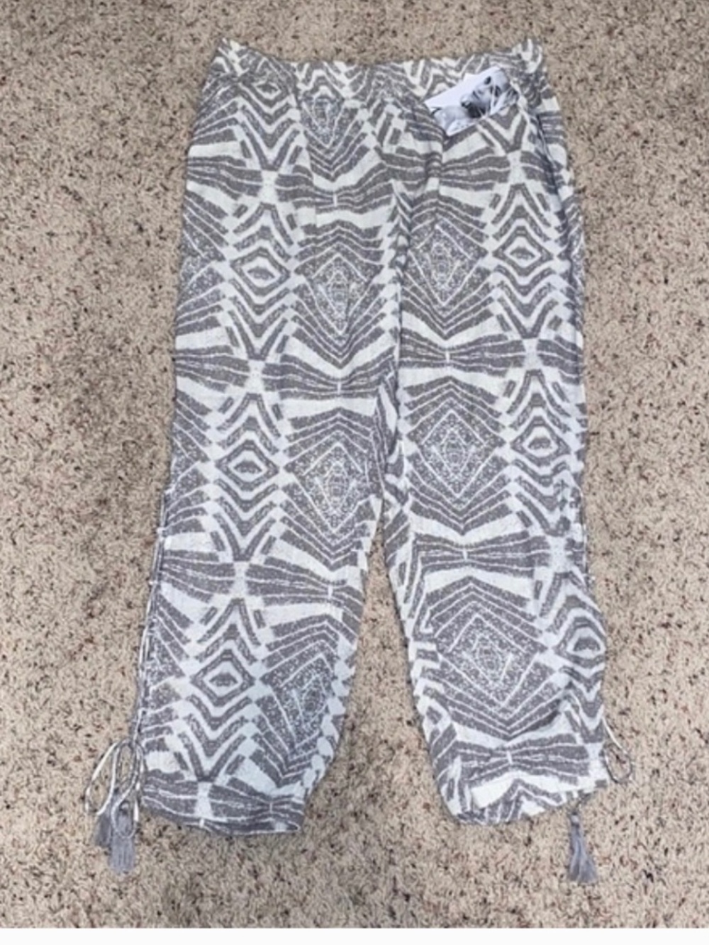 Rip Curl Geometric Gray Solstice Vanilla Light Wight Elastic Waist Capris Size M